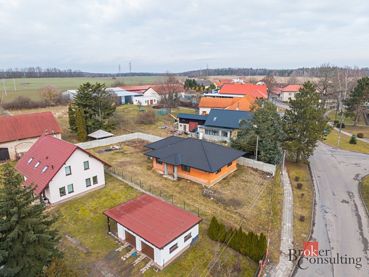 Prodej rodinného domu 123 m², pozemek 900 m² - foto 2