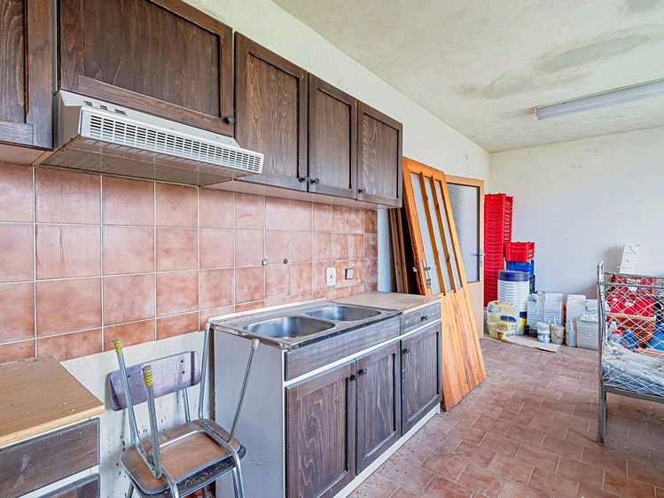 Prodej  rodinného domu 240 m², pozemek 648 m² - foto 3