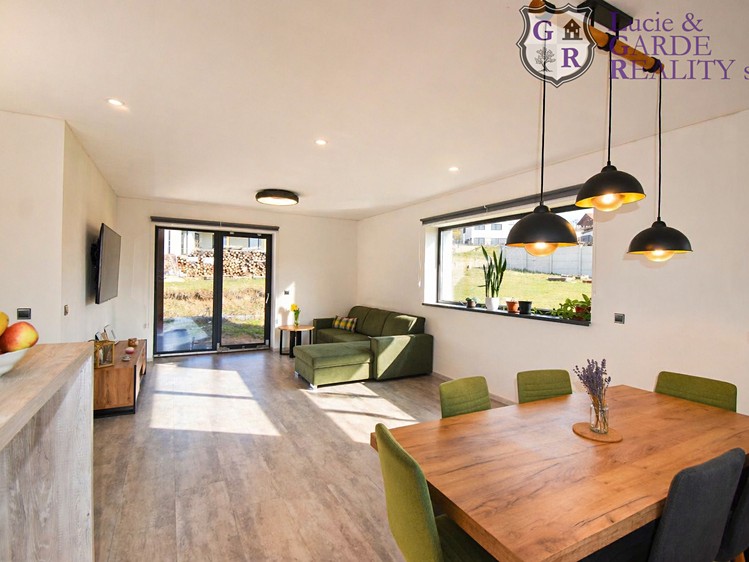 Prodej rodinného domu 160 m², pozemek 1 165 m² - foto 3