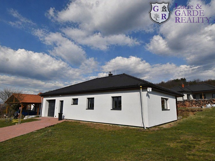 Prodej rodinného domu 160 m², pozemek 1 165 m² - foto 1
