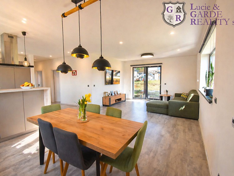 Prodej rodinného domu 160 m², pozemek 1 165 m² - foto 5