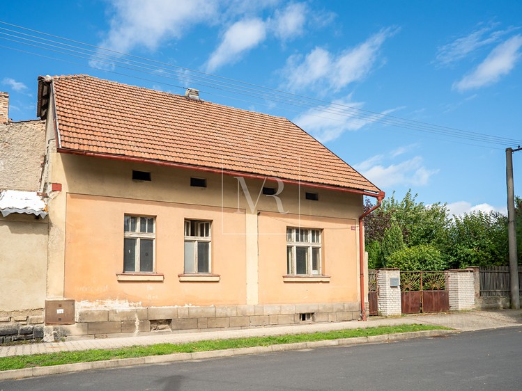 Prodej rodinného domu 105 m², pozemek 1 492 m² - foto 2
