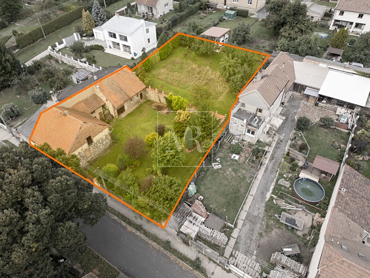 Prodej rodinného domu 105 m², pozemek 1 492 m² - foto 1