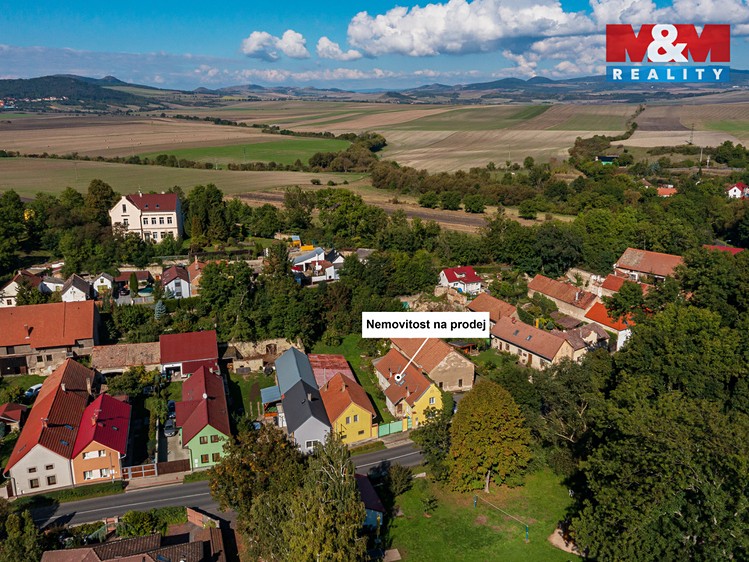 Prodej rodinného domu 240 m², pozemek 1 012 m² - foto 3