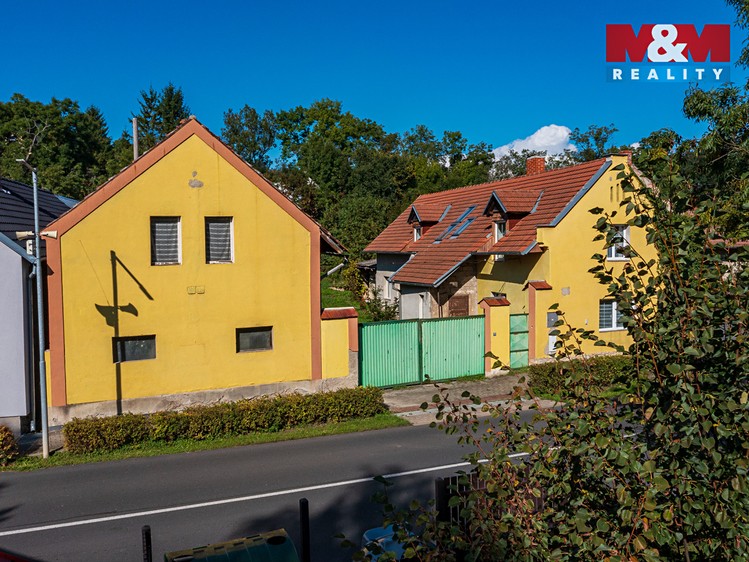 Prodej rodinného domu 240 m², pozemek 1 012 m² - foto 2