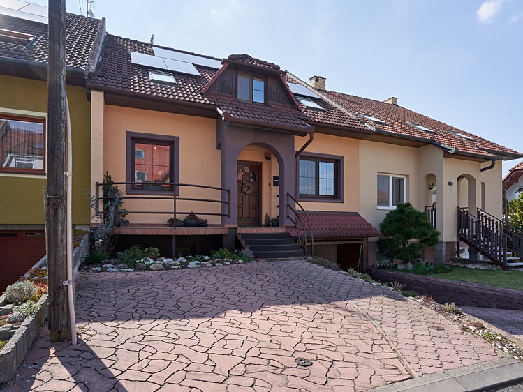 Prodej rodinného domu 260 m², pozemek 300 m² - foto 4