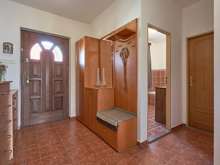 Prodej rodinného domu 260 m², pozemek 300 m² - foto 5