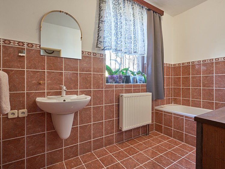 Prodej rodinného domu 260 m², pozemek 300 m² - foto 6