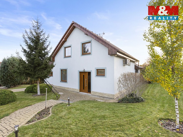Prodej rodinného domu 147 m², pozemek 891 m² - foto 3
