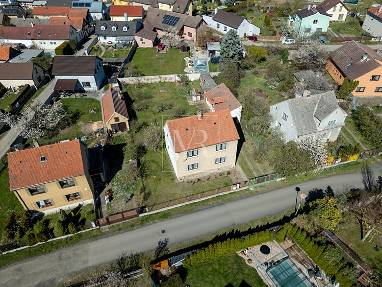 Prodej rodinného domu 127 m², pozemek 886 m² - foto 2