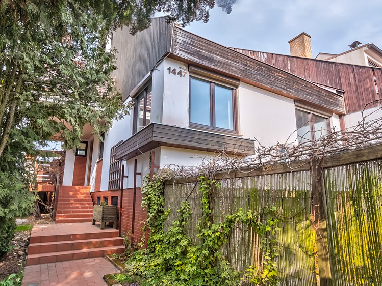 Prodej rodinného domu 268 m², pozemek 580 m² - foto 1