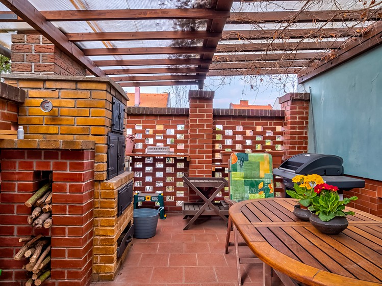 Prodej rodinného domu 268 m², pozemek 580 m² - foto 4