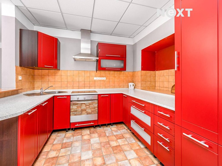 Prodej vícegeneračního domu 206 m², pozemek 626 m² - foto 6