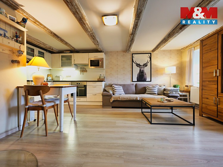 Prodej rodinného domu 200 m², pozemek 275 m² - foto 2