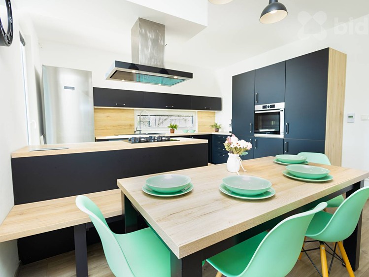 Prodej rodinného domu 178 m², pozemek 997 m² - foto 3