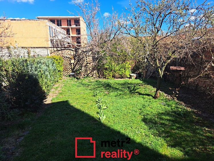 Prodej rodinného domu 190 m², pozemek 235 m² - foto 2