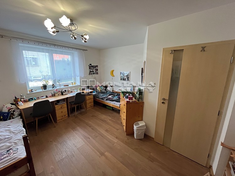 Prodej rodinného domu 234 m², pozemek 559 m² - foto 7