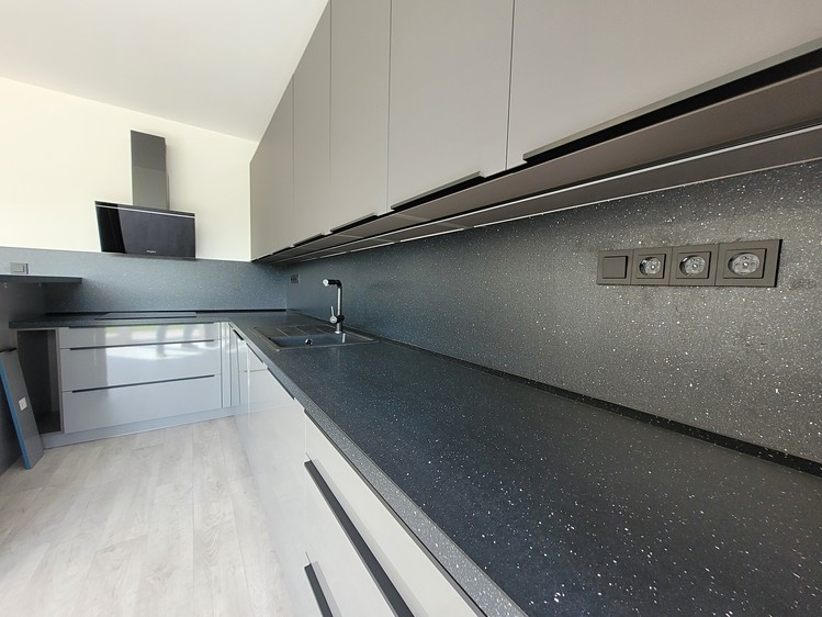 Prodej rodinného domu 172 m², pozemek 347 m² - foto 3