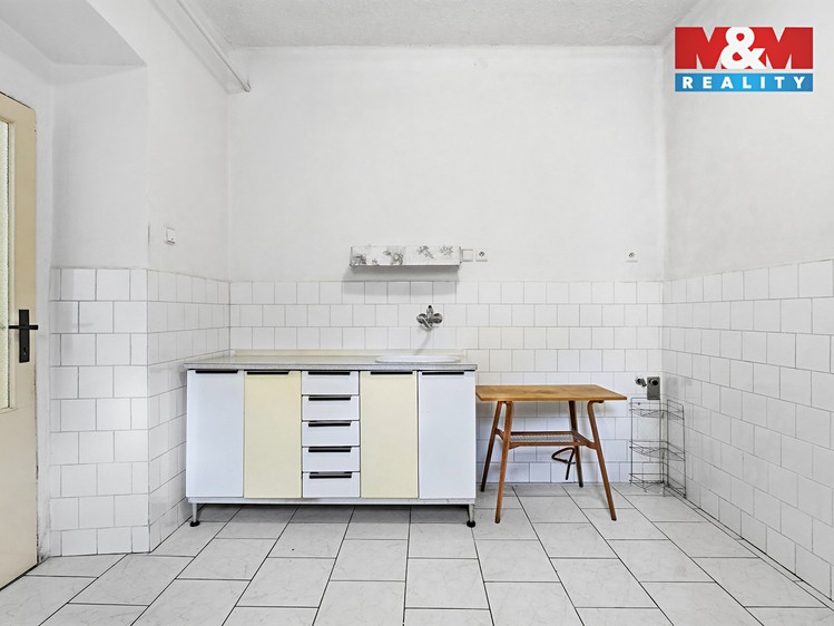 Prodej rodinného domu 111 m², pozemek 663 m² - foto 4