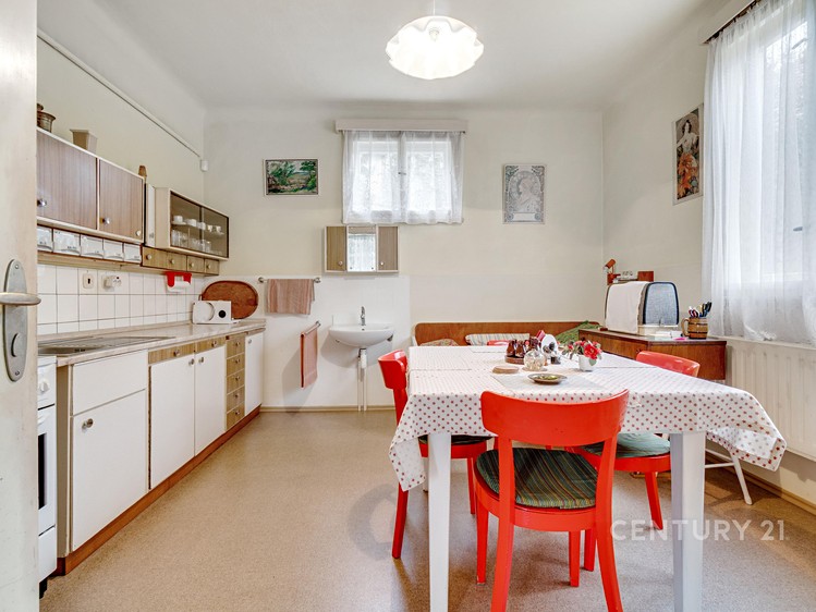 Prodej rodinného domu 182 m², pozemek 1 250 m² - foto 3