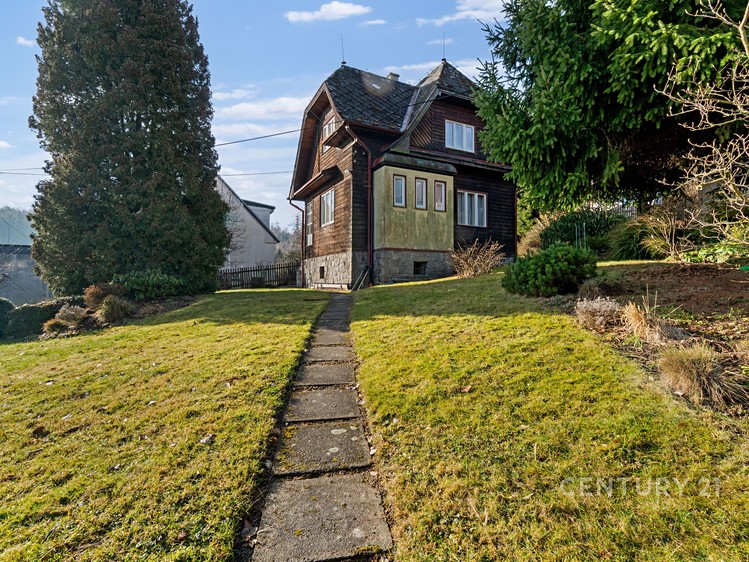 Prodej rodinného domu 182 m², pozemek 1 250 m² - foto 2