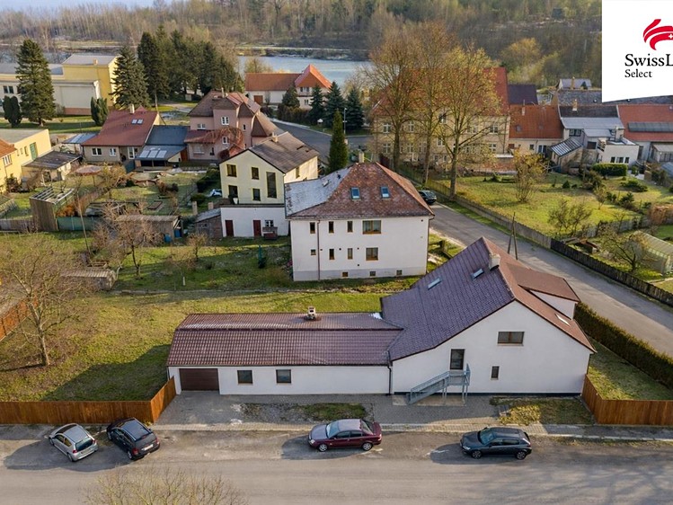 Prodej  rodinného domu 177 m², pozemek 1 052 m² - foto 7