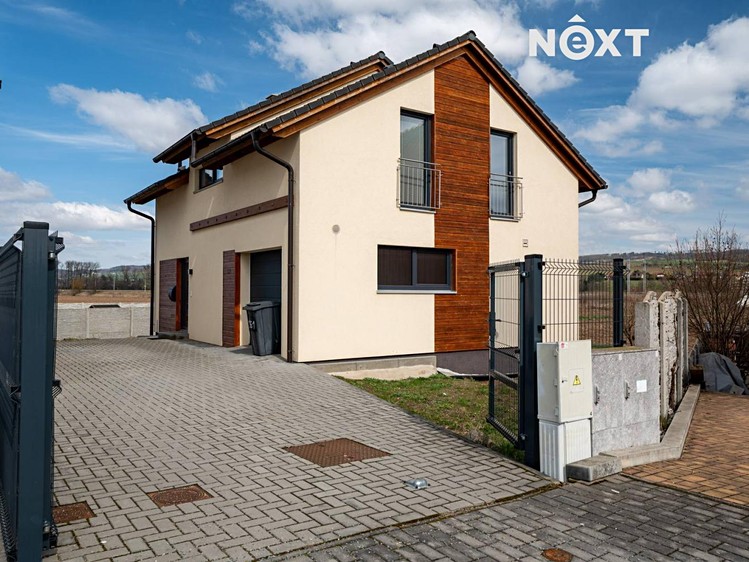 Prodej rodinného domu 126 m², pozemek 612 m² - foto 1