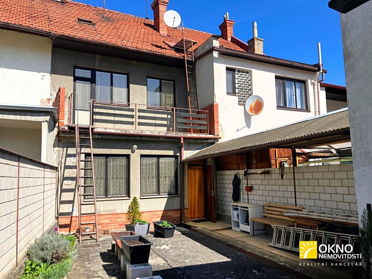 Prodej rodinného domu 149 m², pozemek 379 m² - foto 2