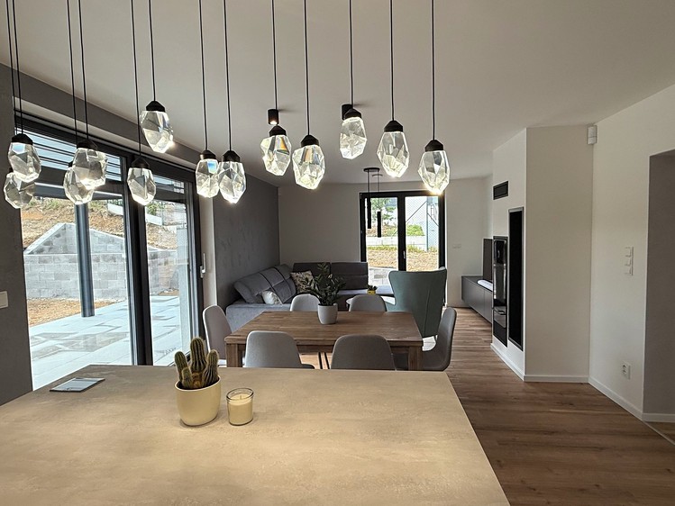 Prodej rodinného domu 184 m², pozemek 802 m² - foto 8