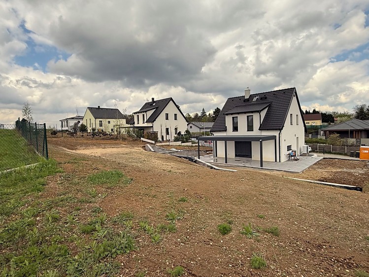 Prodej rodinného domu 184 m², pozemek 802 m² - foto 5