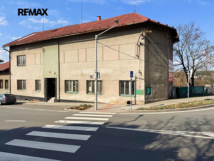 Prodej vícegeneračního domu 457 m², pozemek 484 m² - foto 1
