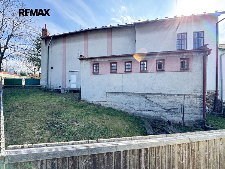Prodej vícegeneračního domu 457 m², pozemek 484 m² - foto 5