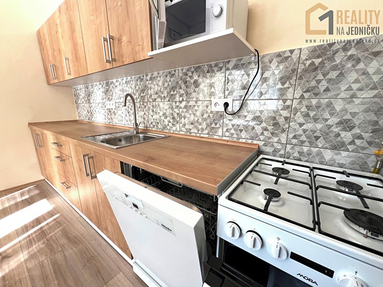 Prodej rodinného domu 76 m², pozemek 361 m² - foto 4