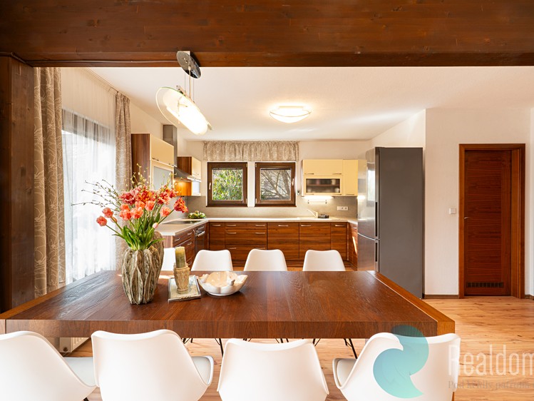 Prodej rodinného domu 146 m², pozemek 702 m² - foto 8
