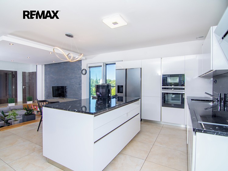Prodej  rodinného domu 162 m², pozemek 1 576 m² - foto 3