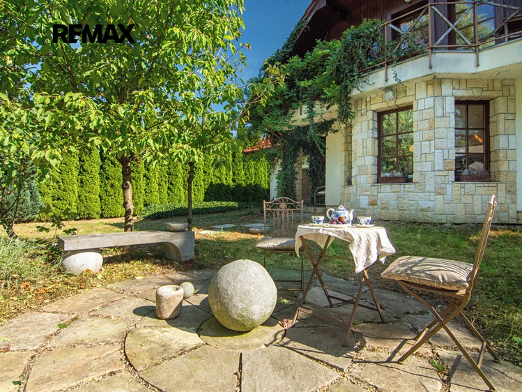 Prodej rodinného domu 156 m², pozemek 950 m² - foto 1