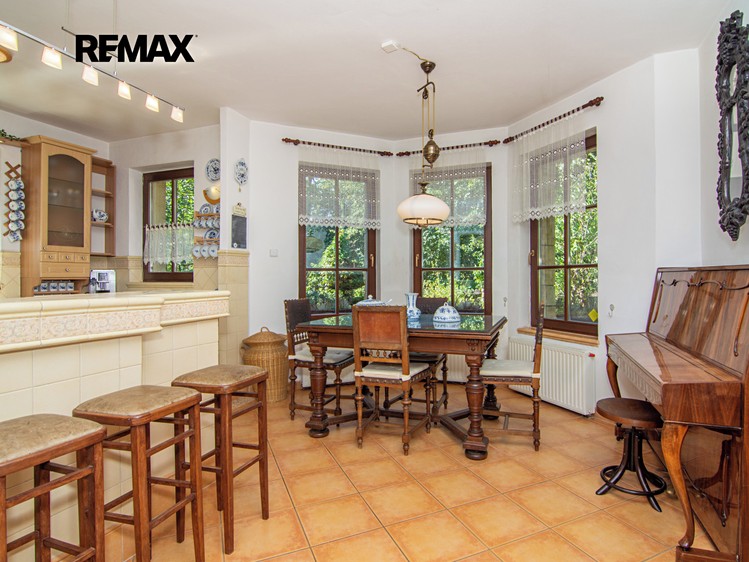 Prodej rodinného domu 156 m², pozemek 950 m² - foto 6