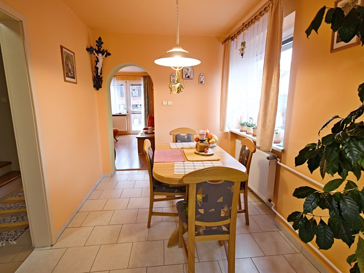 Prodej rodinného domu 143 m², pozemek 183 m² - foto 7