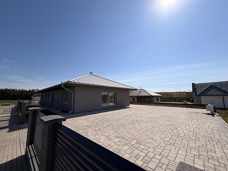 Prodej rodinného domu 200 m², pozemek 841 m² - foto 5