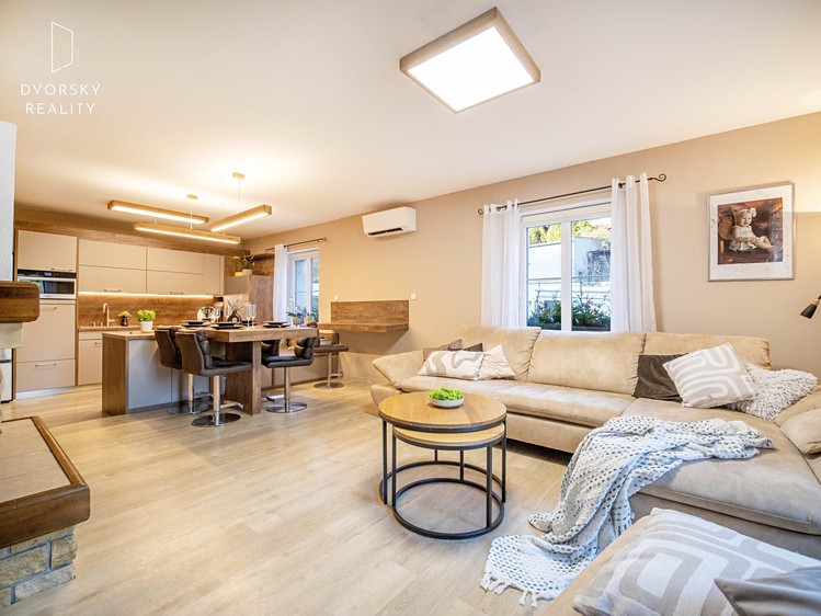 Prodej  rodinného domu 236 m², pozemek 678 m² - foto 6
