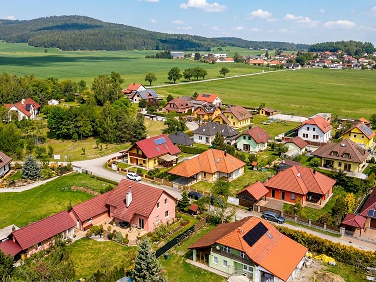 Prodej rodinného domu 197 m², pozemek 704 m² - foto 4