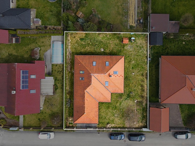 Prodej rodinného domu 197 m², pozemek 704 m² - foto 3