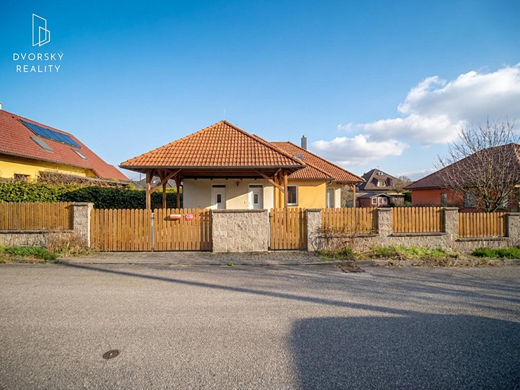 Prodej rodinného domu 197 m², pozemek 704 m² - foto 5