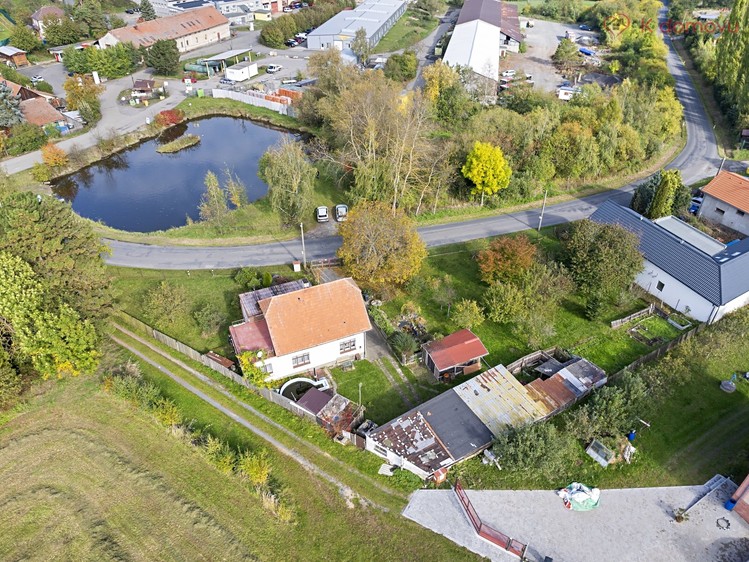 Prodej rodinného domu 141 m², pozemek 1 782 m² - foto 2