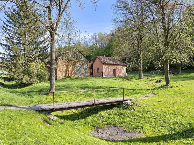 Prodej rodinného domu 103 m², pozemek 4 259 m² - foto 1