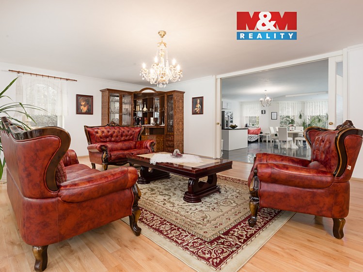 Prodej rodinného domu 350 m², pozemek 2 588 m² - foto 1