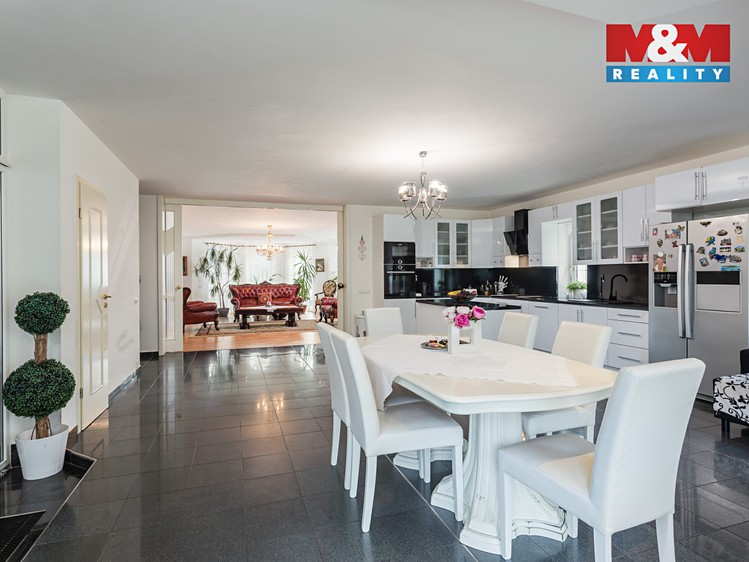 Prodej rodinného domu 350 m², pozemek 2 588 m² - foto 5