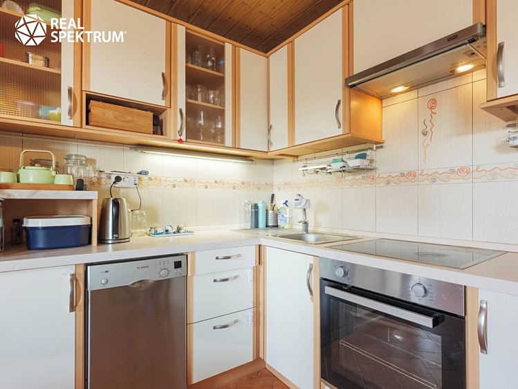 Prodej  vícegeneračního domu 175 m², pozemek 596 m² - foto 7
