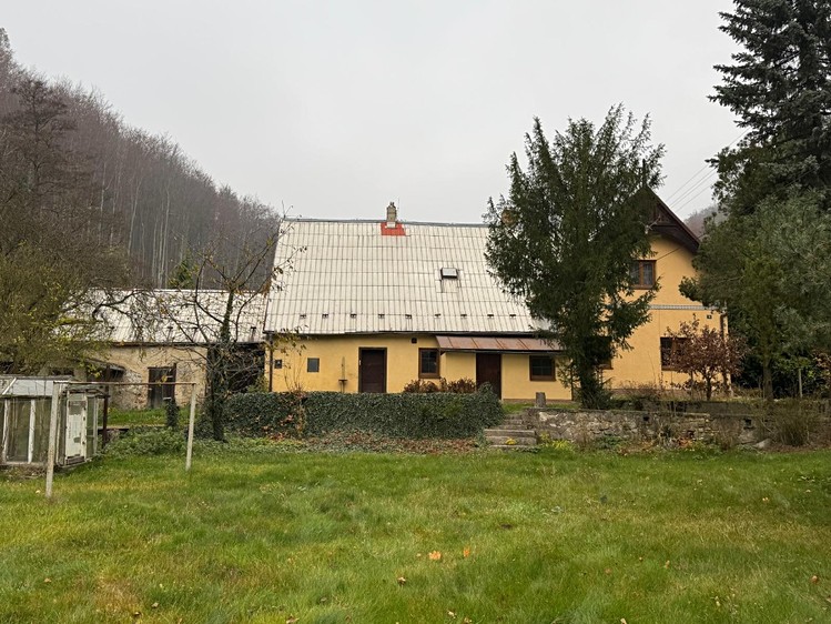 Prodej rodinného domu 171 m², pozemek 2 299 m² - foto 2