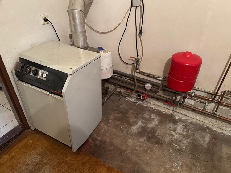 Prodej rodinného domu 171 m², pozemek 2 299 m² - foto 8